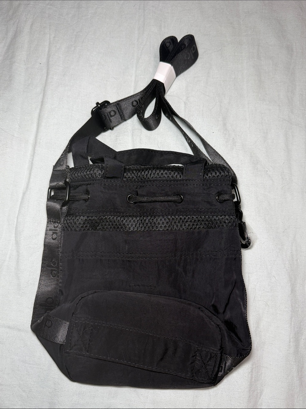 Alo Yoga Utility Cross Body Bucket Bag - Picture 6 of 8